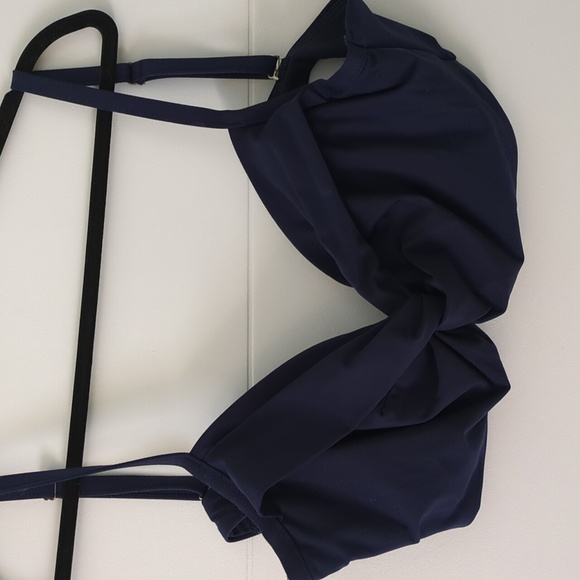 Athleta Navy Twist Front Bikini Top  Beach Vacation Pool Cruise 38D/DD - Picture 2 of 5